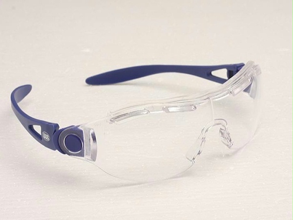 透明防雾防刮擦安全眼镜